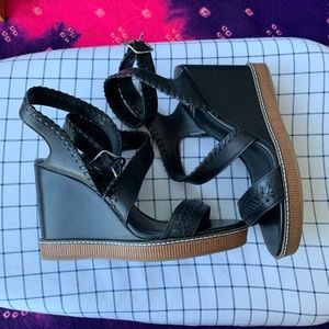 Vince camuto sandals size 7 1/2